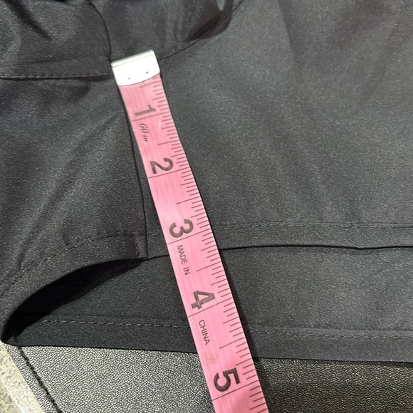 Nike DRI-FIT Running Shorts,mesh panels,reflective logo,elastic drawstring waist - Picture 6 of 9